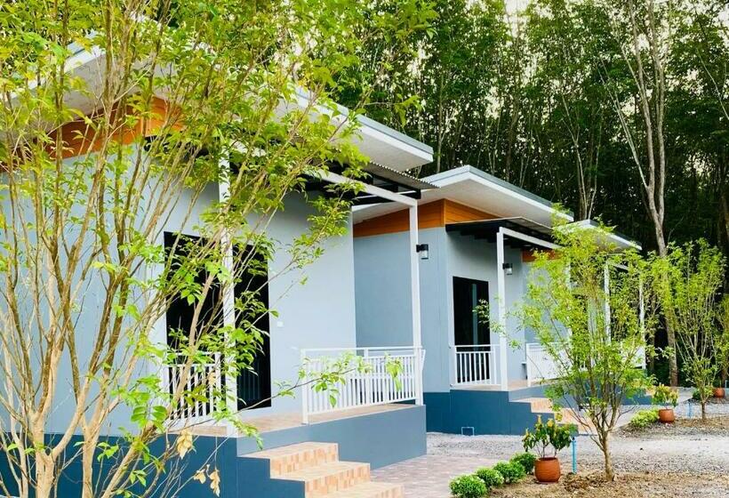 스탠다드 발코니 룸, Suanvadee Resort สวนวดี รีสอร์ท