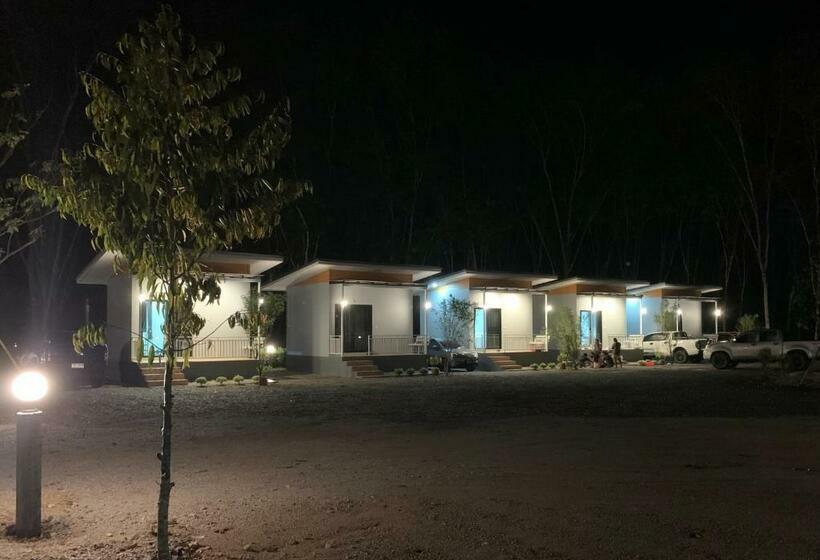 스탠다드 발코니 룸, Suanvadee Resort สวนวดี รีสอร์ท
