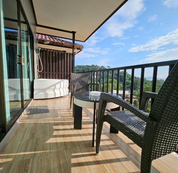 스탠다드 트리플 룸, So View Phuket Resort
