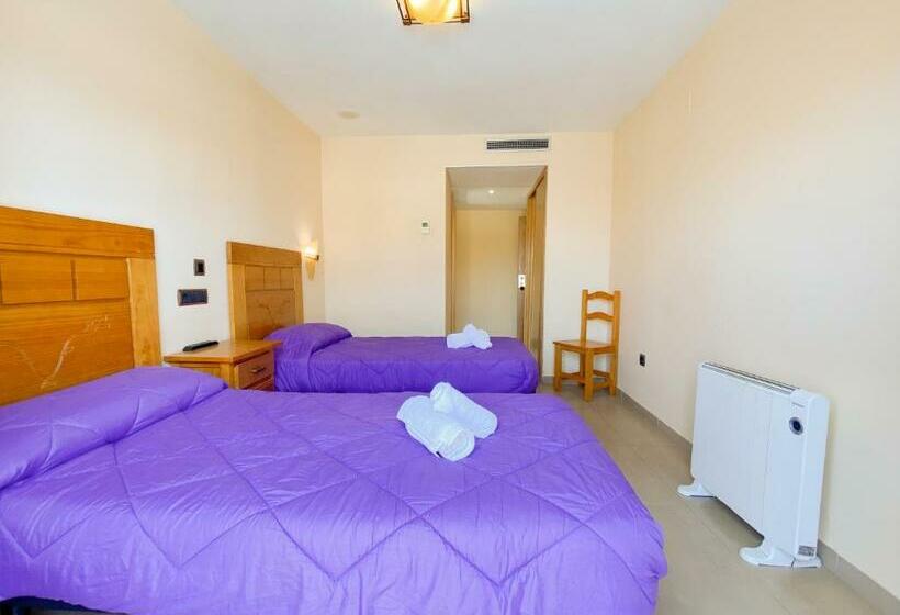 Номер Стандарт с Балконом, Hostal Ainoa