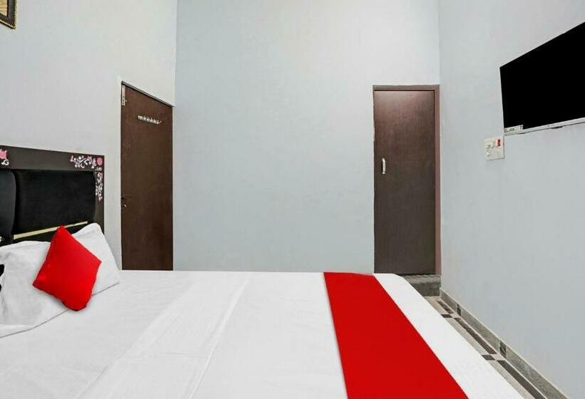 Трехместный Номер Классика, Pop 81269  Paras Inn
