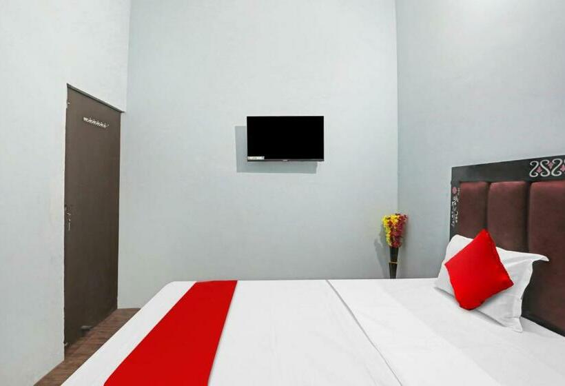 Трехместный Номер Классика, Pop 81269  Paras Inn