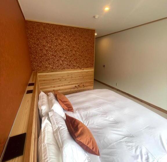 デラックスルーム, The Brueys Lodge Tangram Madarao