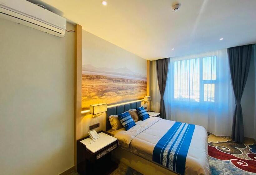 Junior Suite, Mazaalai