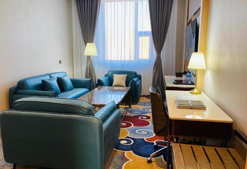 Deluxe Room, Mazaalai