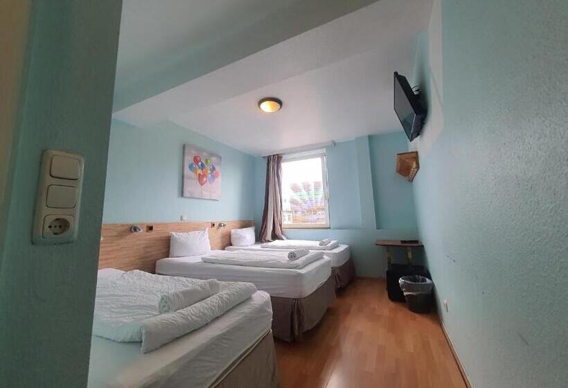 Quarto Triplo Estandar, Ambiente By Next Inn