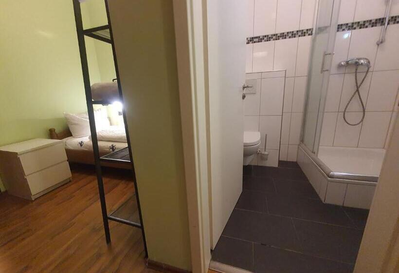Quarto Quádruplo Estandar, Ambiente By Next Inn