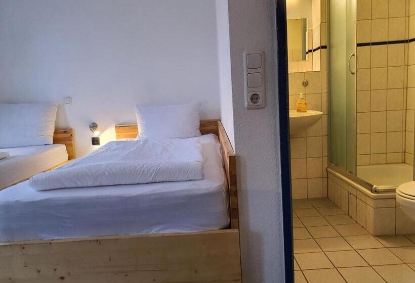 Quarto Quádruplo Estandar, Ambiente By Next Inn