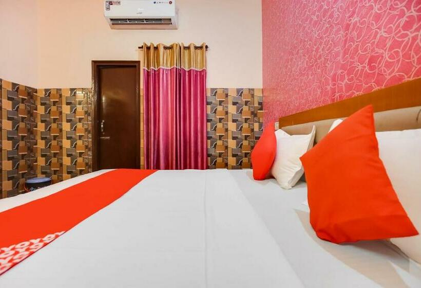 اتاق کلاسیک سه تخته, Flagship Hotel Ashirwad
