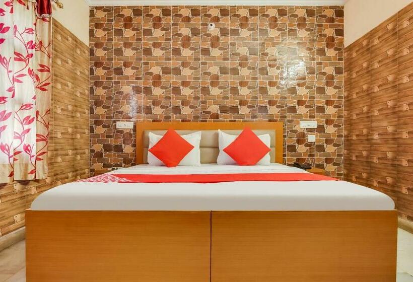 اتاق کلاسیک سه تخته, Flagship Hotel Ashirwad