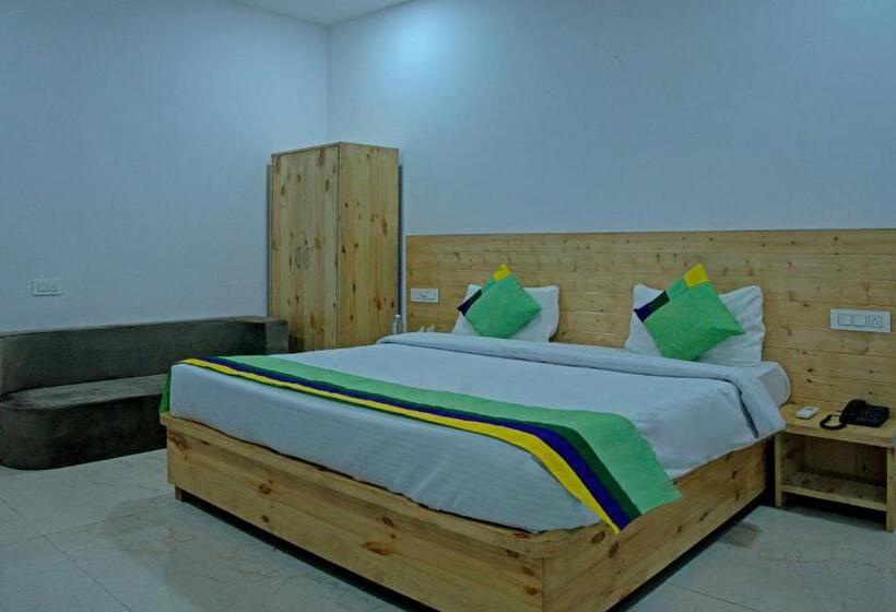 Номер Deluxe, Treebo The King Mohali