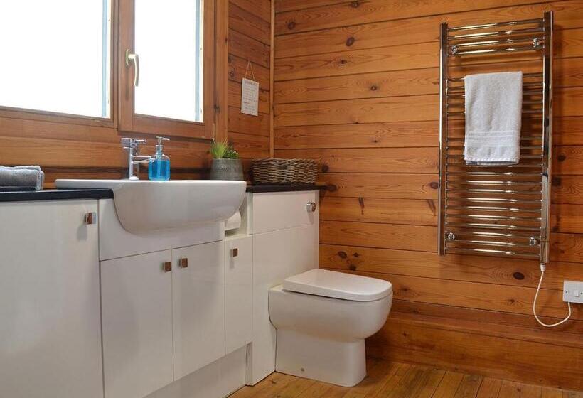 Дом 2 Спальни, Bosworth Lakeside Lodges