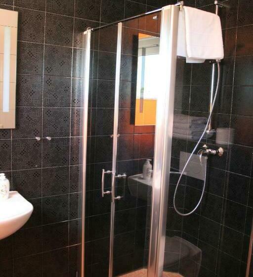 Quarto Estandar, Apartmenthaus Unterwegs