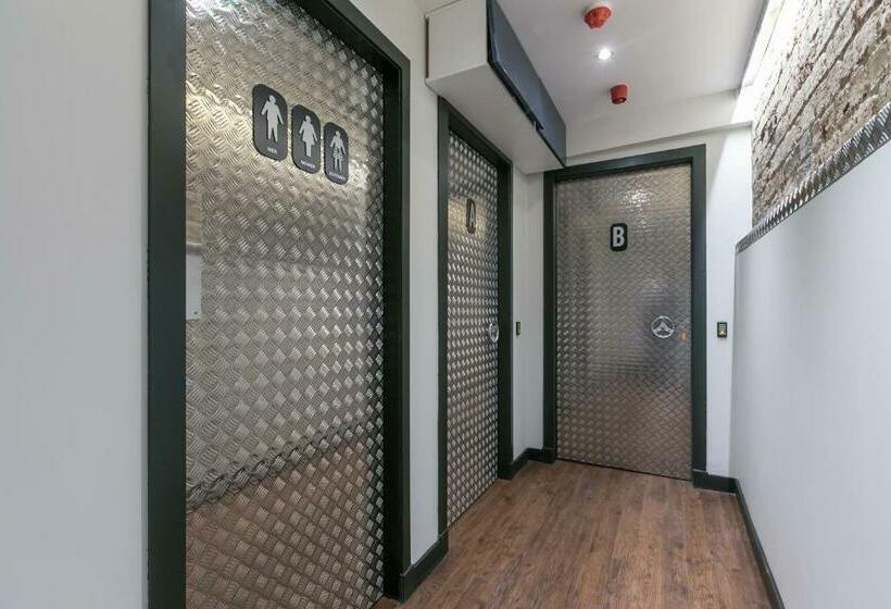 Кровать в Общей Комнате, Code Pod   The Loft   Edinburgh