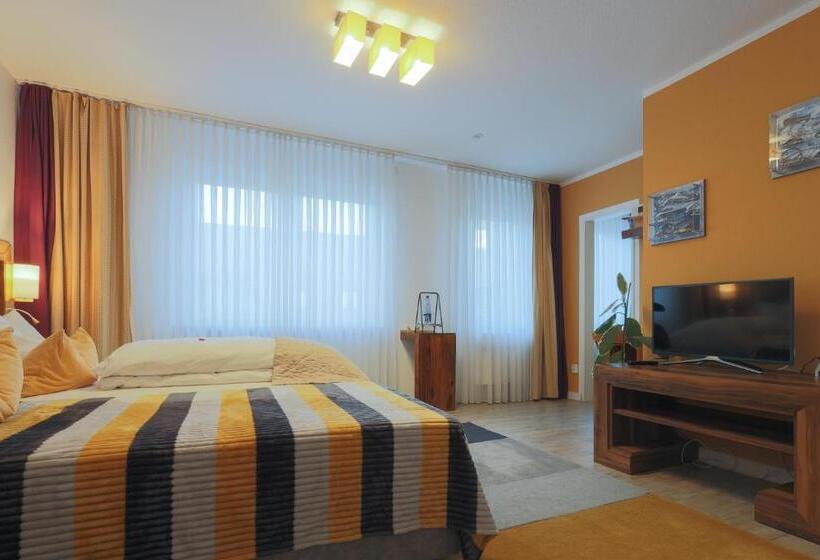 Quarto Estandar, Franconia City