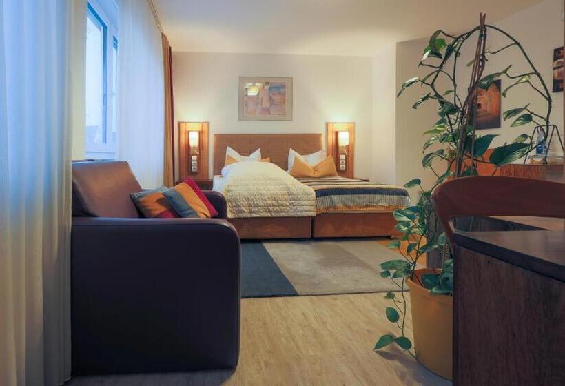 Quarto Estandar, Franconia City