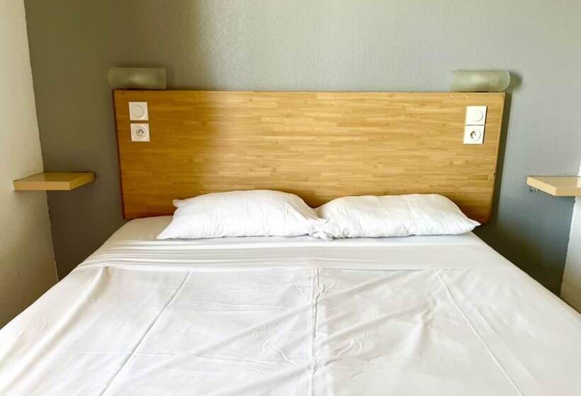 Номер Стандарт, Hôtel Acajou