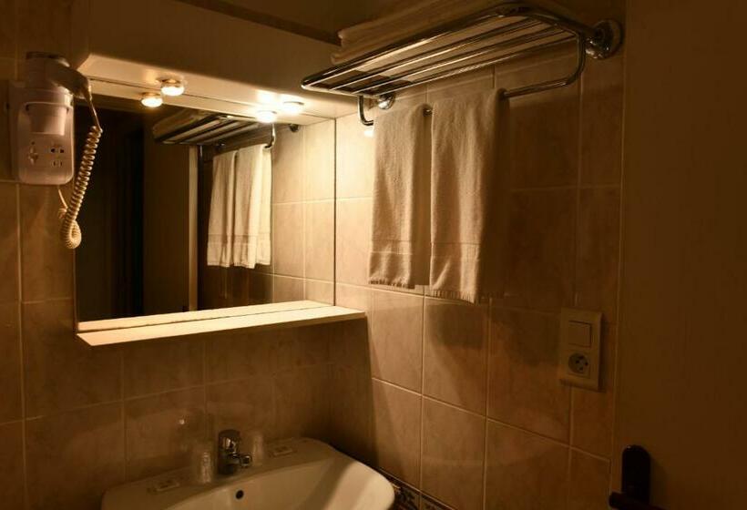 Четырехместный Номер Стандарт, Hôtel Le Claridge