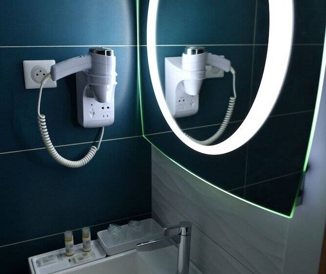 Трехместный Номер Superior, Hôtel Le Claridge