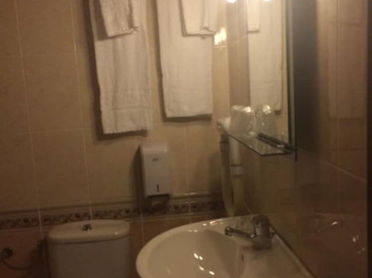 Трехместный Номер Superior, Hôtel Le Claridge