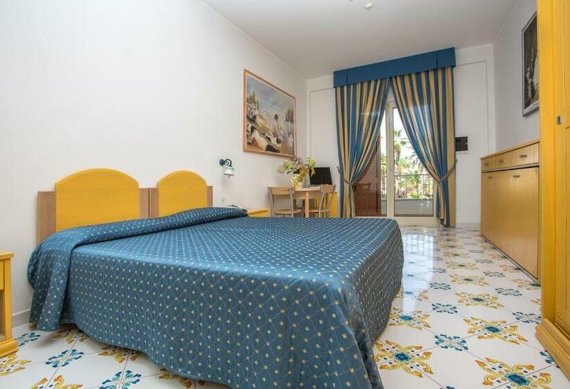 标准工作室, Club Residence La Castellana Mare