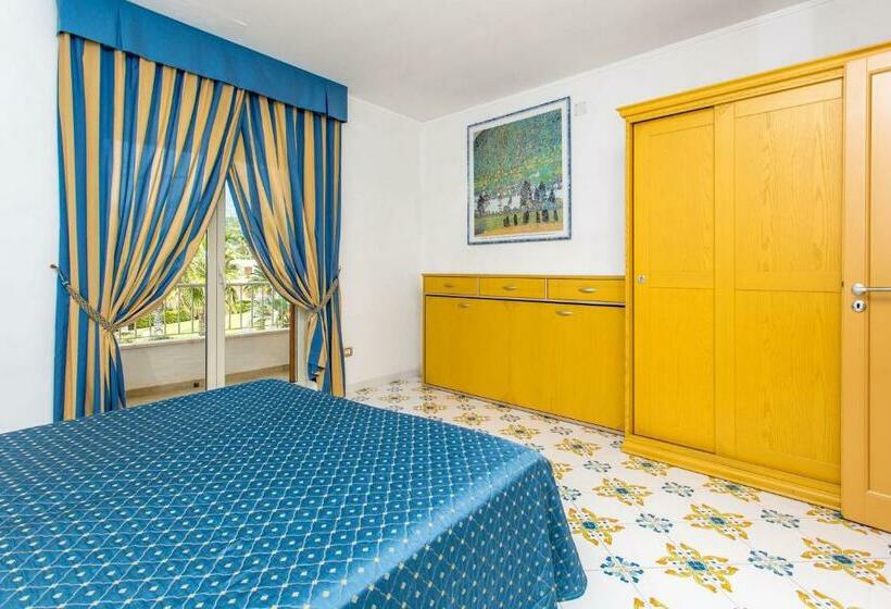 استودیوی استاندارد, Club Residence La Castellana Mare