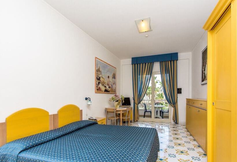 استودیوی استاندارد, Club Residence La Castellana Mare