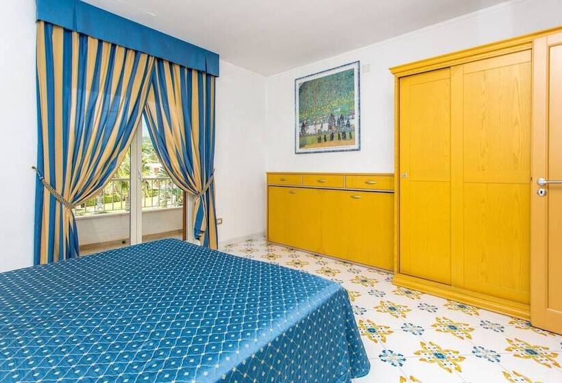 آپارتمان 2 خوابه, Club Residence La Castellana Mare