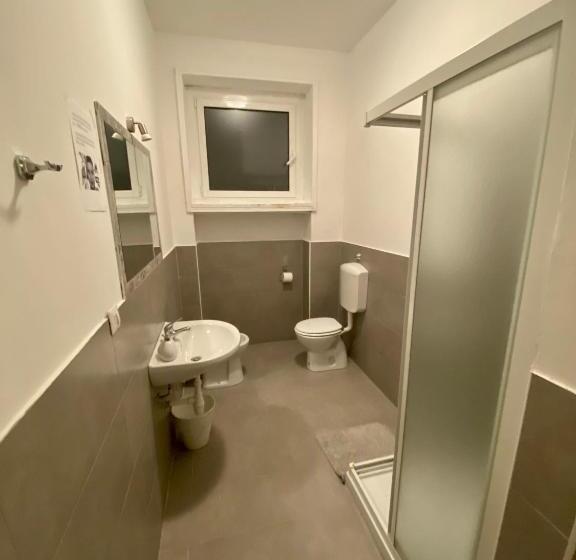 اتاق استاندارد یک نفره, Guest House Pirelli Milano