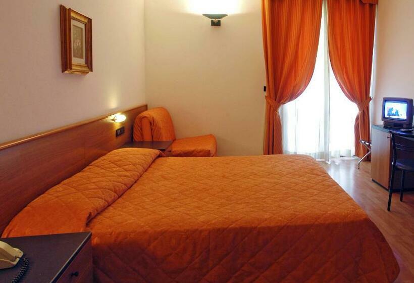 Quarto Triplo Estandar com Sacada, Mary Rose