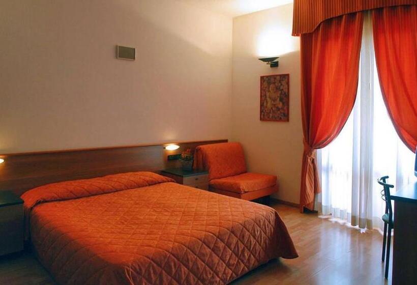 Quarto Familiar, Mary Rose