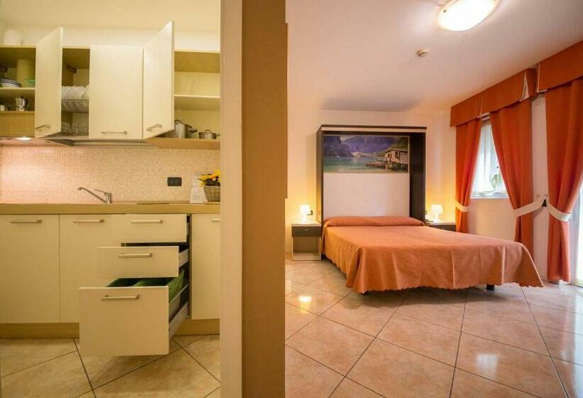 Студио Стандарт с Балконом, Residence Hotel Miralago