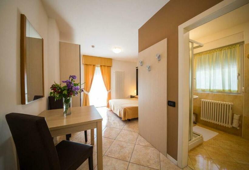 Номер Стандарт с Балконом, Residence Hotel Miralago