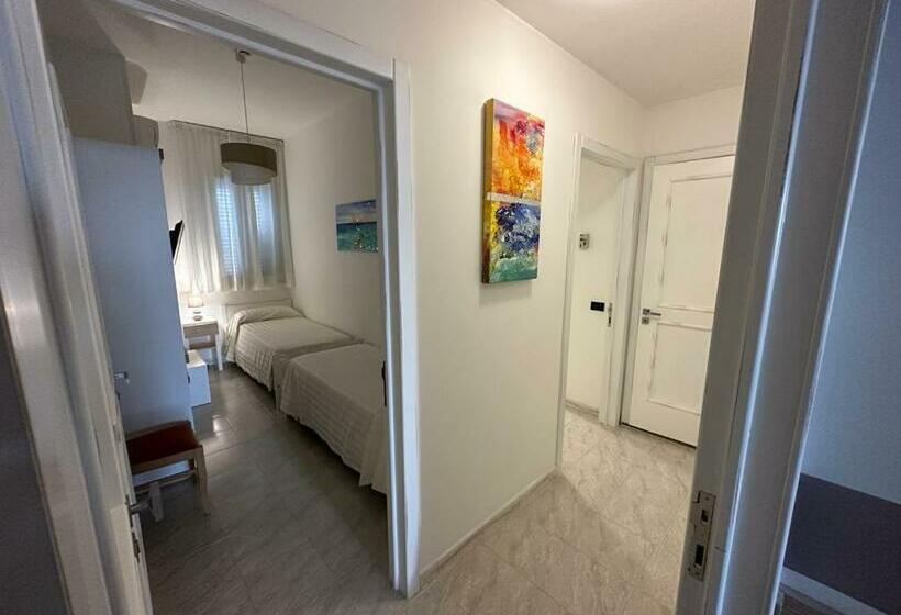 Quarto Familiar, Porto Cesareo