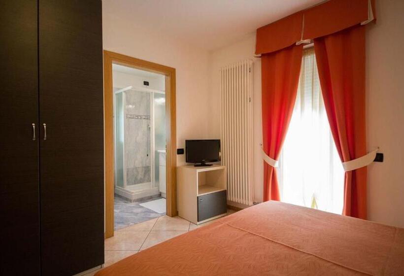 Номер Стандарт Трехместный, Residence Hotel Miralago