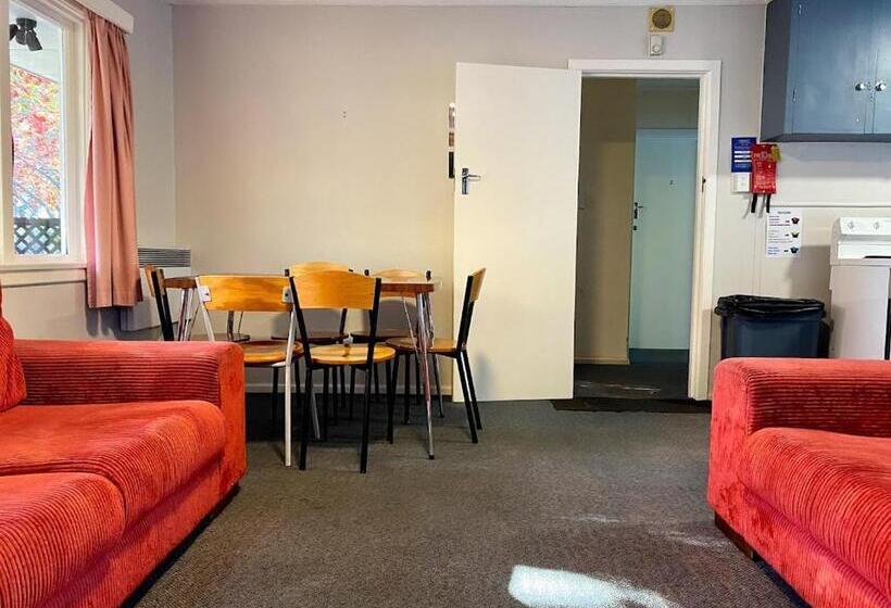 בית, 3 חדרי שינה, Pinewood Queenstown