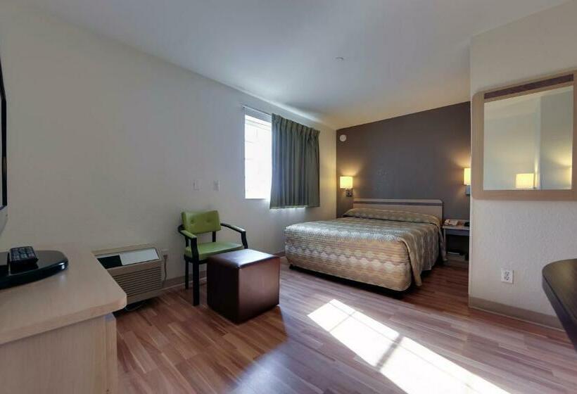 חדר סטנדרט מותאם לאדם עם מוגבלויות, Studio 6 Toronto   Mississauga With Kitchenettes