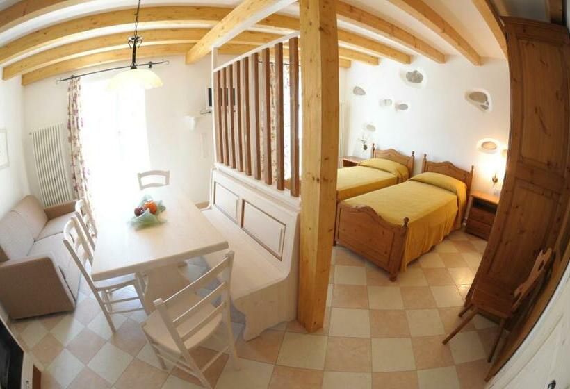스탠다드 스튜디오, Agriturismo Sol De Montalto