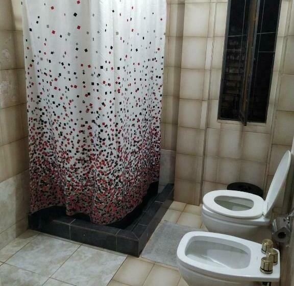 带共用浴室的标准房间, El Guembe Suites