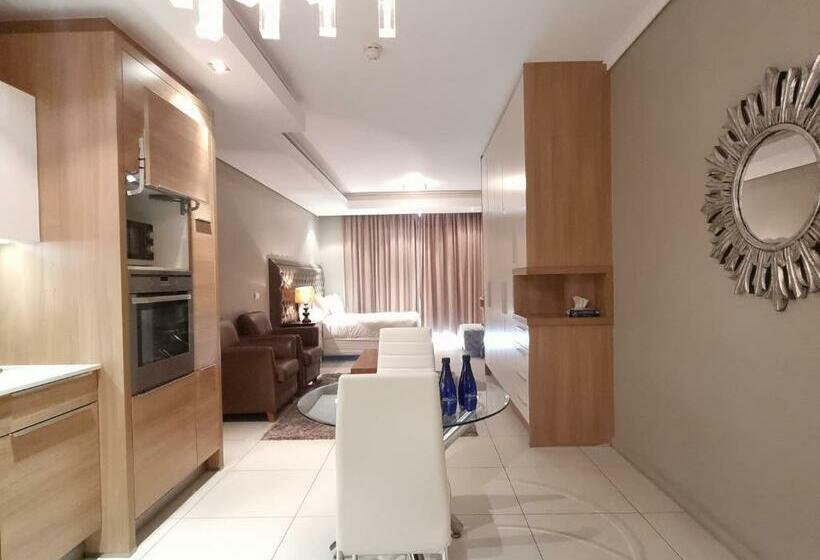Студия Deluxe, The Residences At Crystal Towers