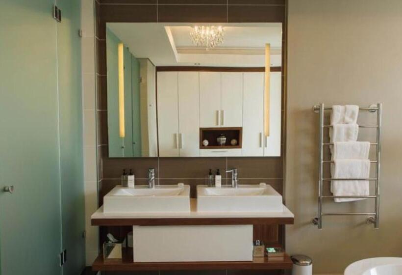 Апартаменты Deluxe 2 Спальни, The Residences At Crystal Towers
