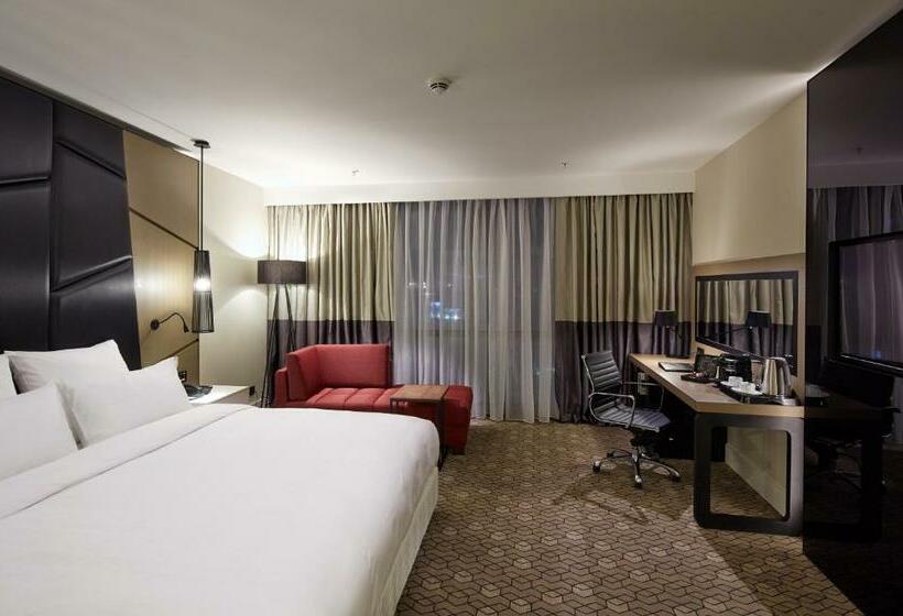 キングサイズベッドのエクゼクティブルーム, Pullman Istanbul Hotel & Convention Center