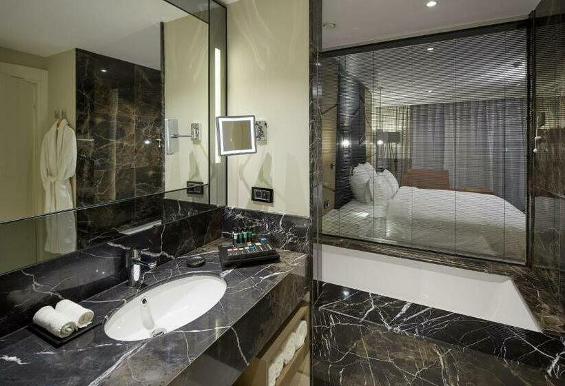 シティビューのデラックスルーム, Pullman Istanbul Hotel & Convention Center