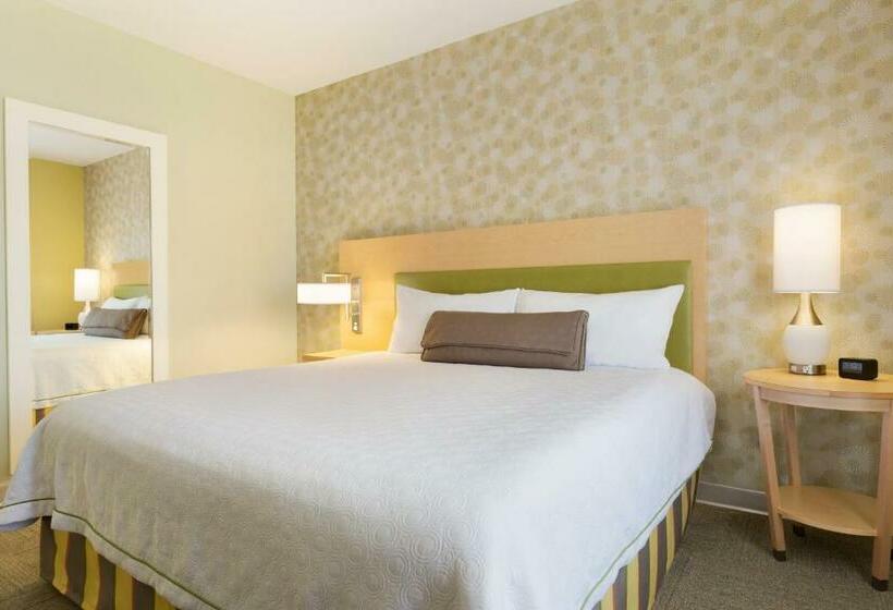 带大床的套房, Home2 Suites By Hilton La Crosse