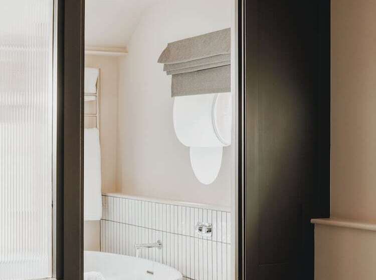 Полулюкс, No 15 By Guesthouse, Bath