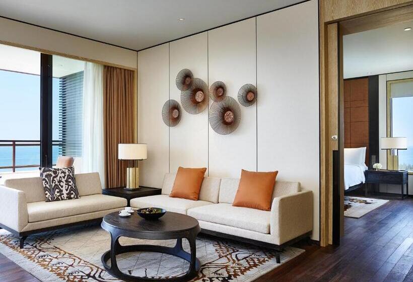 带双人大床的行政管理套房, Grand Hyatt Sanya Haitang Bay Resort And Spa
