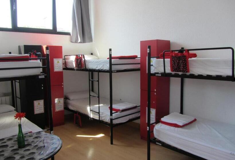 Семейный Номер Совместный Санузел, Bilbao Akelarre Hostel
