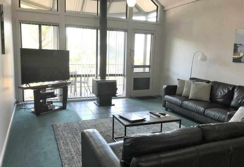 Дом 1 Спальня, Edgewater Terraces At Metung
