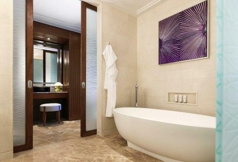 Люкс Executive Кровать Кинг, Four Seasons Hotel Abu Dhabi At Al Maryah Island