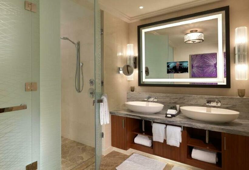 Номер Deluxe Кровать Кинг, Four Seasons Hotel Abu Dhabi At Al Maryah Island